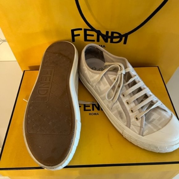 Fendi Domino White fabric low-tops - Picture 6 of 10